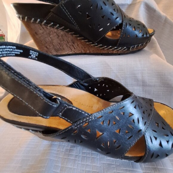 Earth Aries Leather Upper wedge sandal - Picture 2 of 11